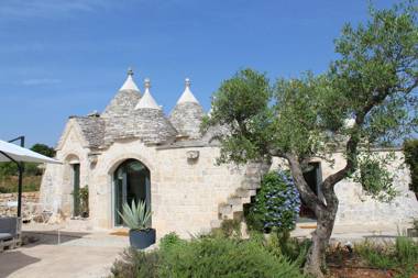 Ostuni Trullo fiabesco con piscina
