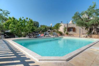 Trullo Paan by Typney