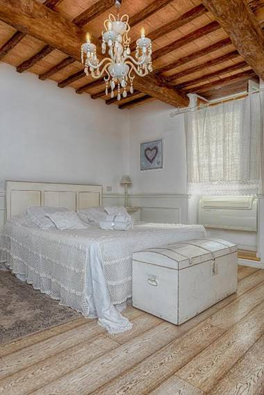 La Casa Bianca with a view and park included