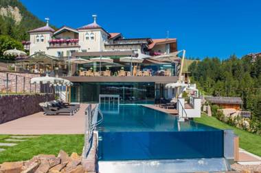 Hotel Albion Mountain Spa Resort Dolomites