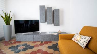 Welcomely - Xenia Boutique