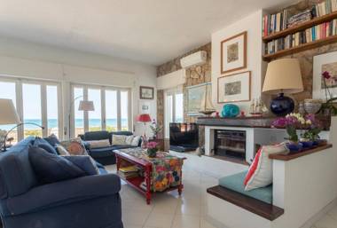 Villaflair - Gianella Beach Cottage