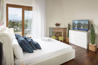 Luxury Rooms & Suites