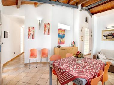 Elegant Apartment in Reitani with 2 Balconies and Garden