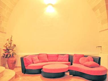 3 bedrooms house with enclosed garden and wifi at Surano 7 km away from the beach