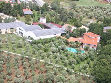 Apartment in a farmhouse with swimming pool restaurant and minigolf.