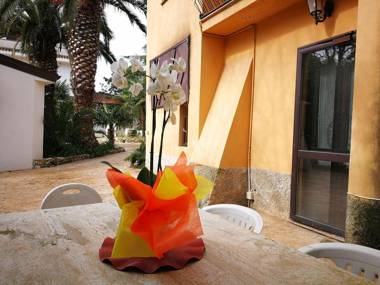 Apartment in a farmhouse with swimming pool restaurant and minigolf.