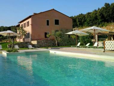 Luxury modern apartment with pool and stunning views 1 hour from Rome