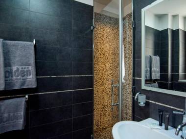 Golden Hotel