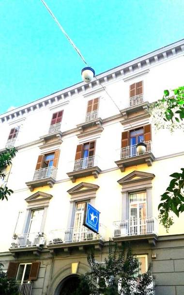 Case Vacanze " Il Duomo" Napoli