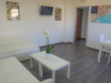 Mondo Suites Apartments