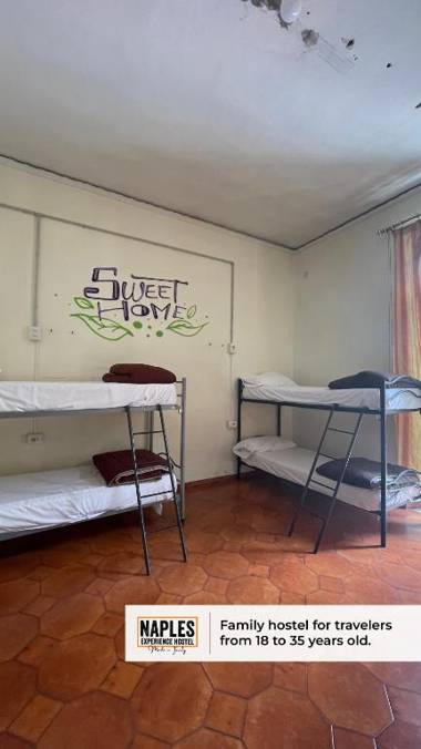 Naples Experience Hostel
