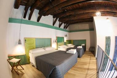 The Dante House by House In Naples