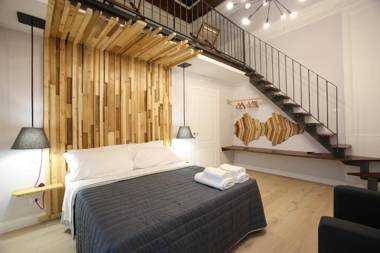 The Dante House by House In Naples