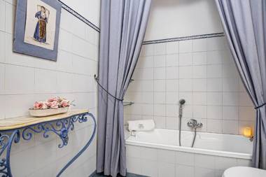 Arthouse - Lady Mary's Tribunali Luxury Suite - Naples Historical Centre - By Gocce Team