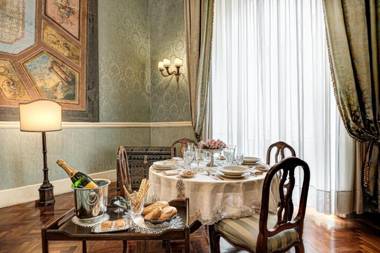 Arthouse - Lady Mary's Tribunali Luxury Suite - Naples Historical Centre - By Gocce Team
