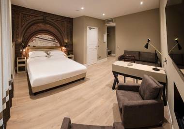 Caruso Place Boutique & Wellness Suites