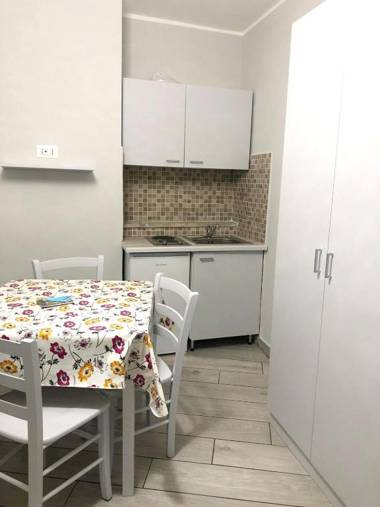 One bedroom appartement with wifi at Napoli