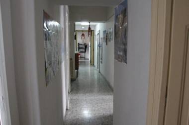 Basic 8 Bed Mixed Dorm (share Bathroom)