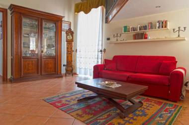 A wonderful penthouse in Naples by Claudia