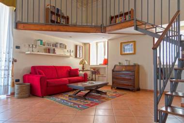 A wonderful penthouse in Naples by Claudia