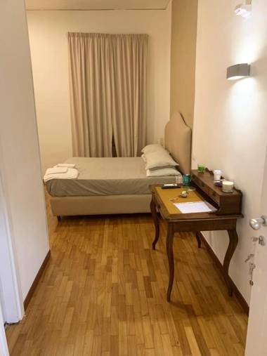 5 bedrooms appartement at Napoli 500 m away from the beach with sea view and wifi