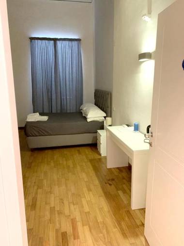 5 bedrooms appartement at Napoli 500 m away from the beach with sea view and wifi