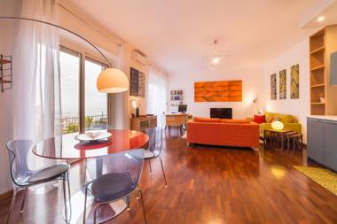 Naima Sea View Design Apartment