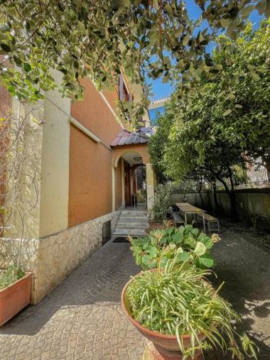 Los Mochileros hostel