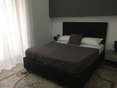 MB95 - Mezzocannone Luxurious Bed&Breakfast