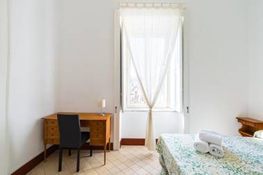 Lopez 20 a Big Family Apartment by Napoliapartments