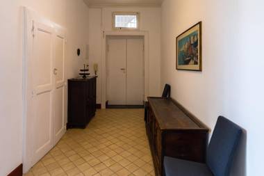 Lopez 20 a Big Family Apartment by Napoliapartments