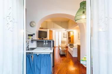 Parthenope's eye on the seafront by Napoliapartments