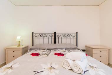 QS1 - Indipendent Flat in Center