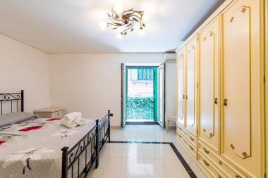 QS1 - Indipendent Flat in Center