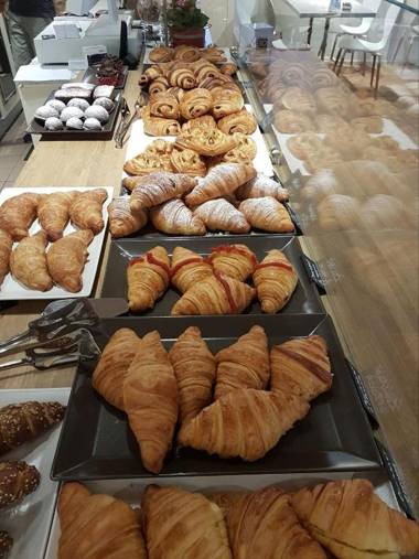 Monza City Rooms & Studios