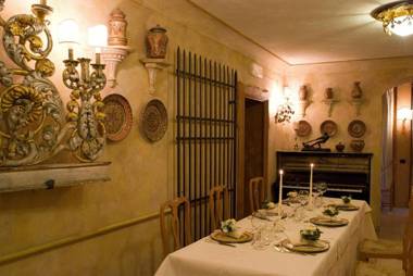 Quattro Gigli Palace