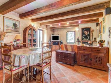 Comfy Holiday Home in Montone with Garden