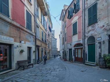 Picabon Apartment with AC and Balcony