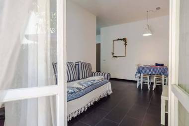 Sciacchetrà Ground Floor Apartment with AC