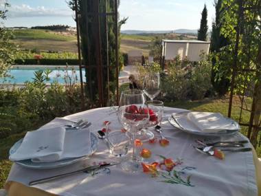 Villa La Valiana - Full Estate in Montepulciano - HEATED POOL