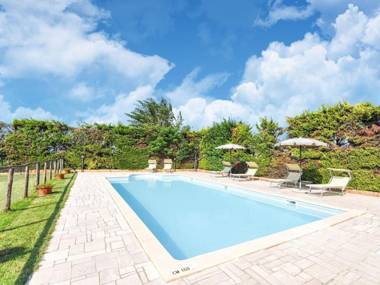 Modern Holiday Home in Montepulciano with Pool