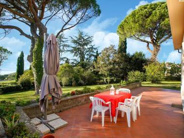 Exquisite Villa in Montefiascone with Garden