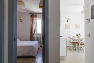 HelloApulia - Panoramic Trullo Blue Ocean View