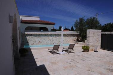 Trulli Pietraviva with Pool