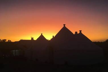 La casa sulla roccia trullo with pool