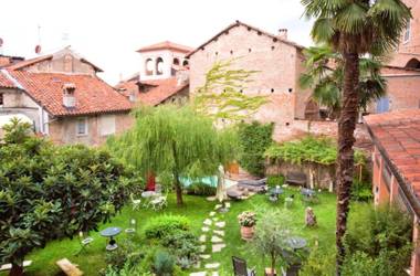 Studio with shared pool enclosed garden and wifi at Piazza