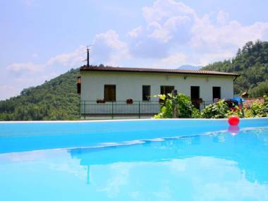 Welcoming Holiday Home in Molazzana with Private Pool