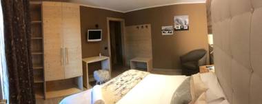 Arnica Mountain Hotel