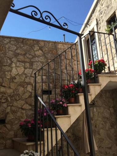 Le Case Dello Zodiaco Albergo Diffuso